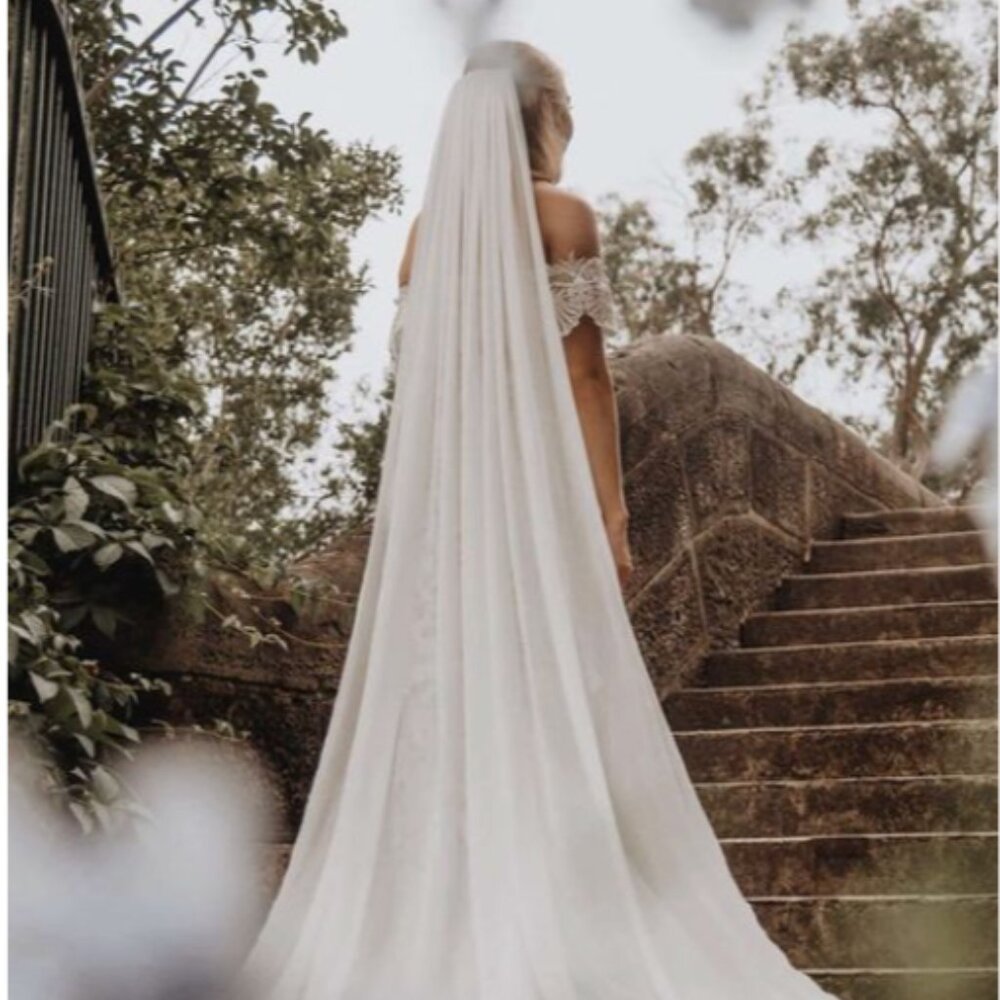 Grace Love Lace Gabriela silk chiffon cathedral veil NWT - Picture 3 of 8